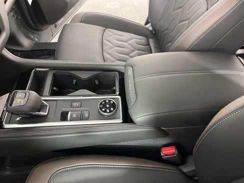 New 2026 Nissan Pathfinder Platinum w/ Accent Package AWD/4WD image 29