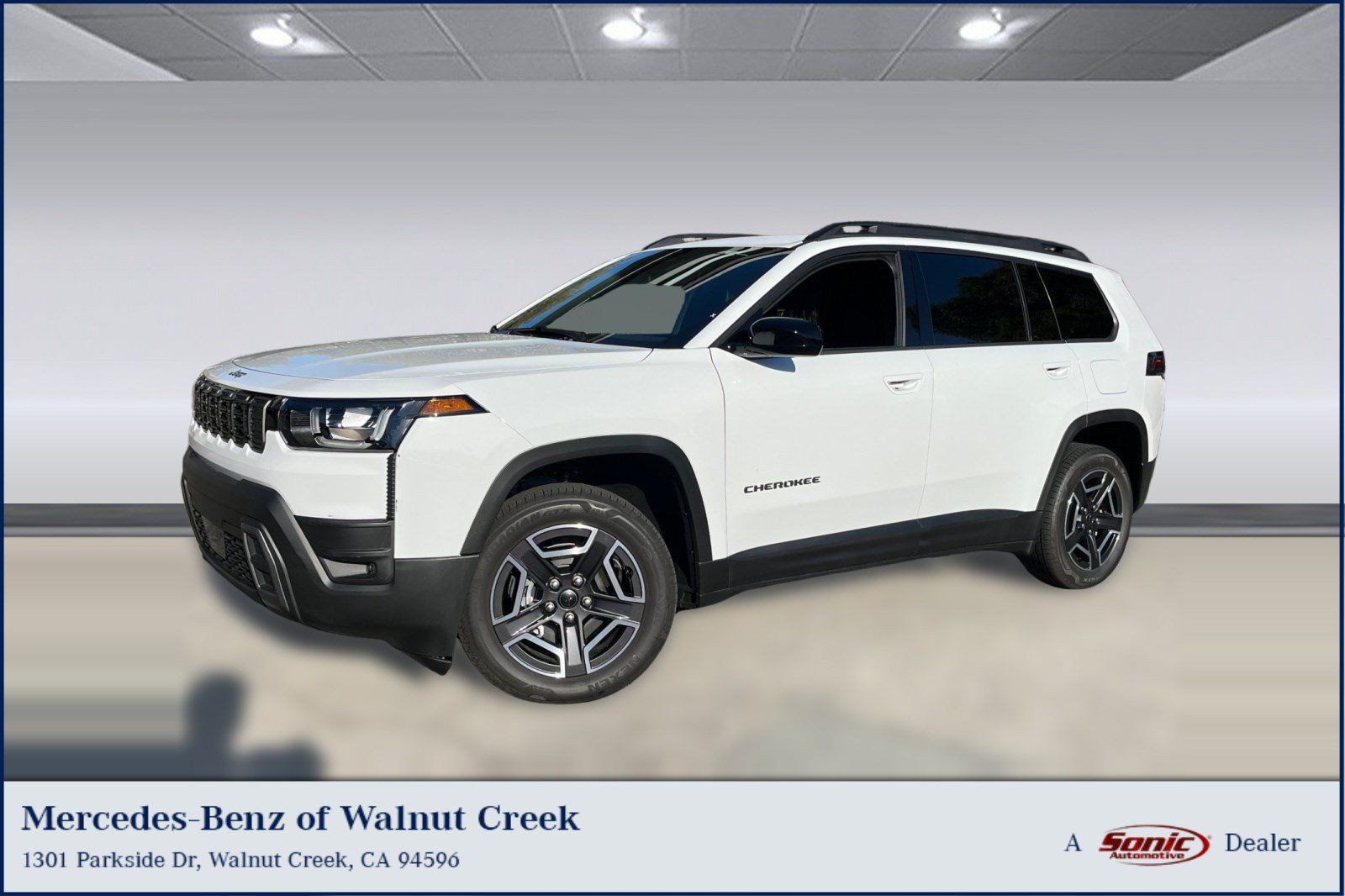 Used 2026 Jeep Cherokee Laredo AWD/4WD image 1