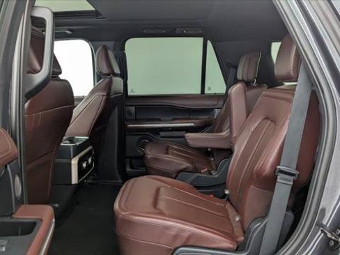 Used 2024 Ford Expedition Limited RWD image 17