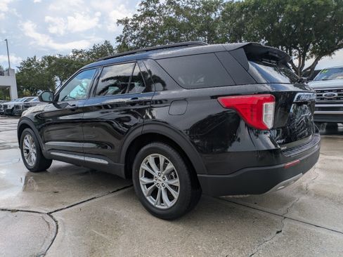Certified 2023 Ford Explorer XLT w/ Equipment Group 202A RWD image 6