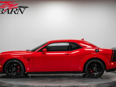 Used 2023 Dodge Challenger SRT Hellcat image 2