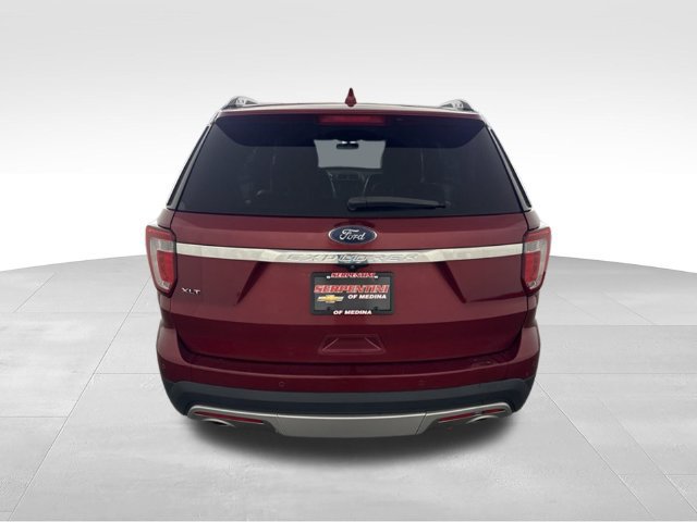Used 2017 Ford Explorer XLT w/ Equipment Group 202A FWD image 8