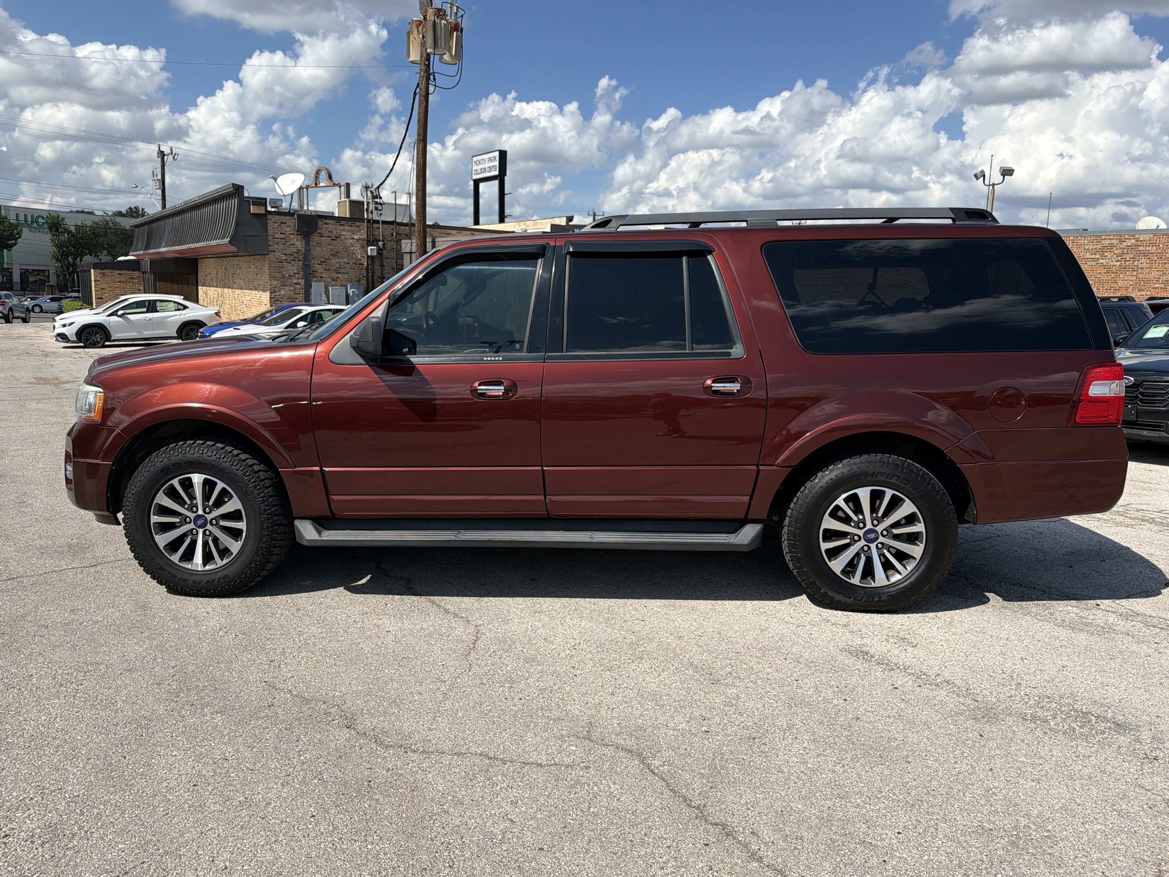 Used 2017 Ford Expedition EL XLT RWD image 6