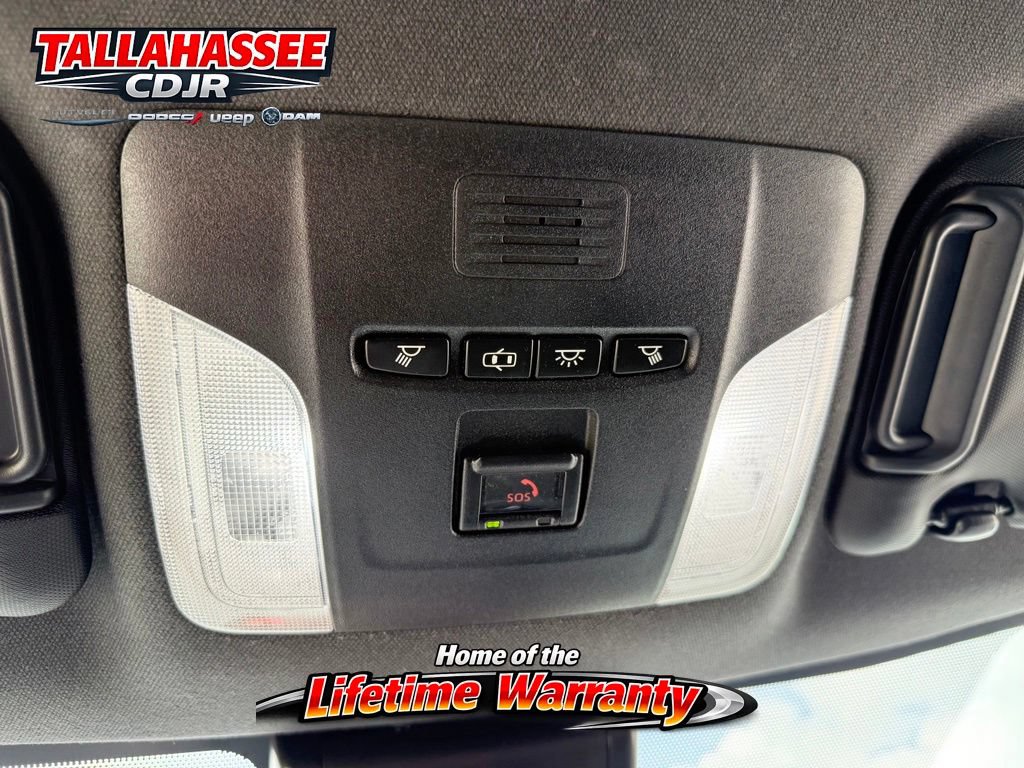 Used 2022 Toyota Corolla SE FWD image 30