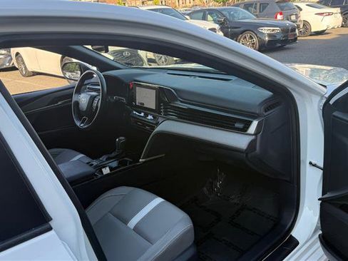 Used 2025 Toyota Camry SE w/ Convenience Package FWD image 9