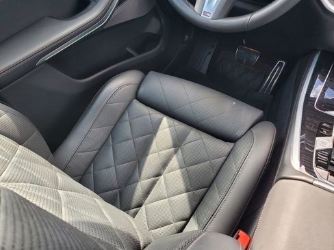 Used 2025 BMW X5 sDrive40i w/ M Sport Package image 15