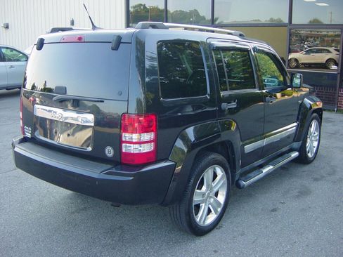 Used 2012 Jeep Liberty Limited Jet w/ Comfort/Convenience Group AWD/4WD image 4