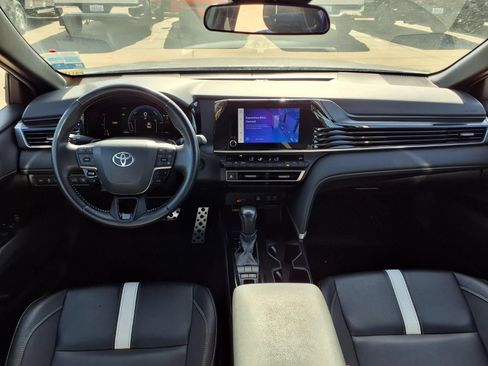 Certified 2025 Toyota Camry SE FWD image 10