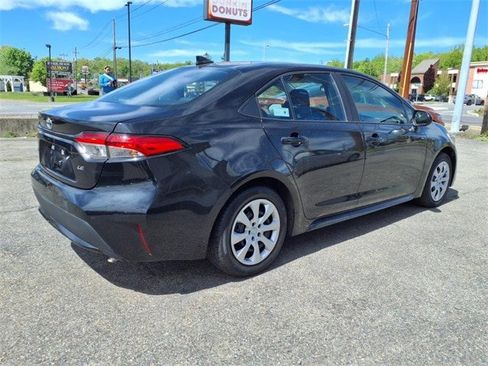 Used 2021 Toyota Corolla LE image 25