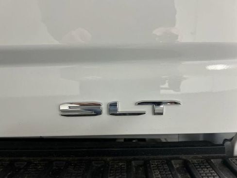 New 2026 GMC Sierra 2500 SLT w/ SLT Premium Package AWD/4WD image 32