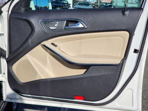 Used 2019 Mercedes-Benz GLA 250 4MATIC image 10