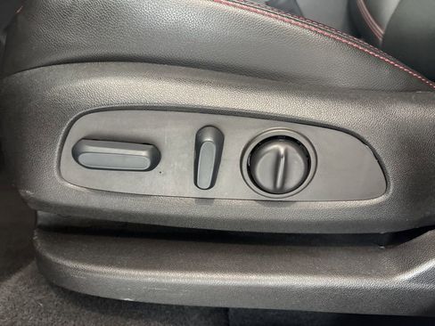 Used 2022 Chevrolet Equinox RS FWD image 9