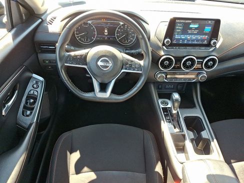 Used 2025 Nissan Sentra SR FWD image 11