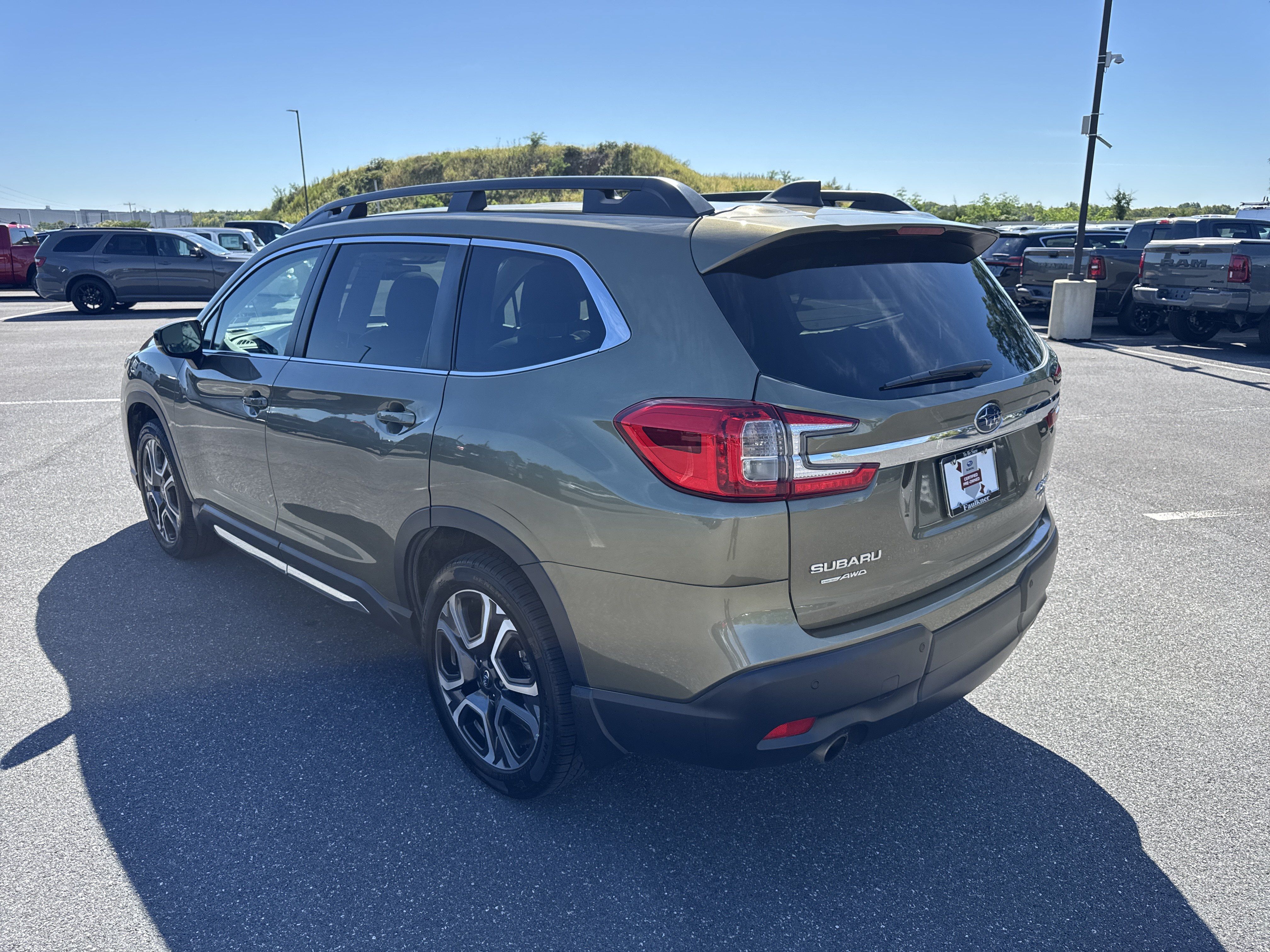 Used 2024 Subaru Ascent Limited w/ Technology Package AWD/4WD image 19