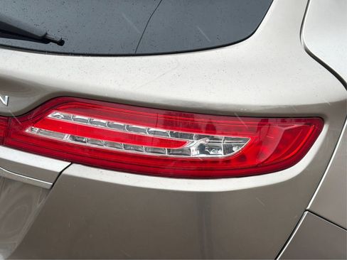 Used 2019 Lincoln MKC Premiere image 29