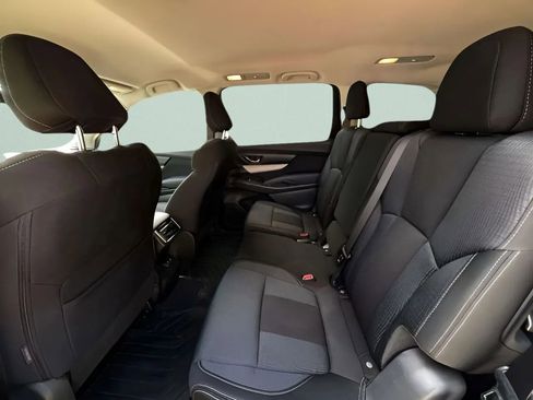 Used 2022 Subaru Ascent Premium image 36