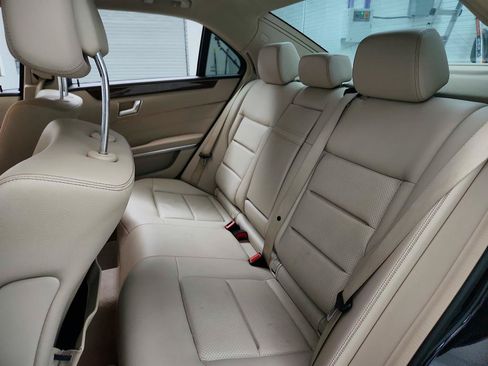 Used 2014 Mercedes-Benz E 350 Sedan image 25