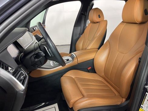 Used 2021 BMW X5 xDrive40i w/ Parking Assistance Package image 14