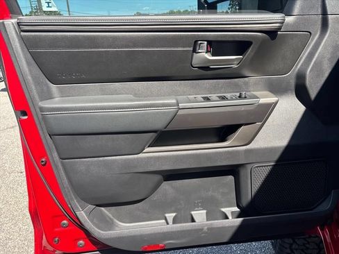 Used 2022 Toyota Tundra SR5 w/ SR5 Premium Package AWD/4WD image 8