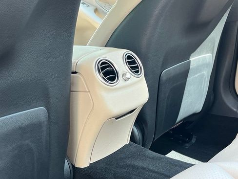 Used 2018 Mercedes-Benz C 300 Sedan image 24