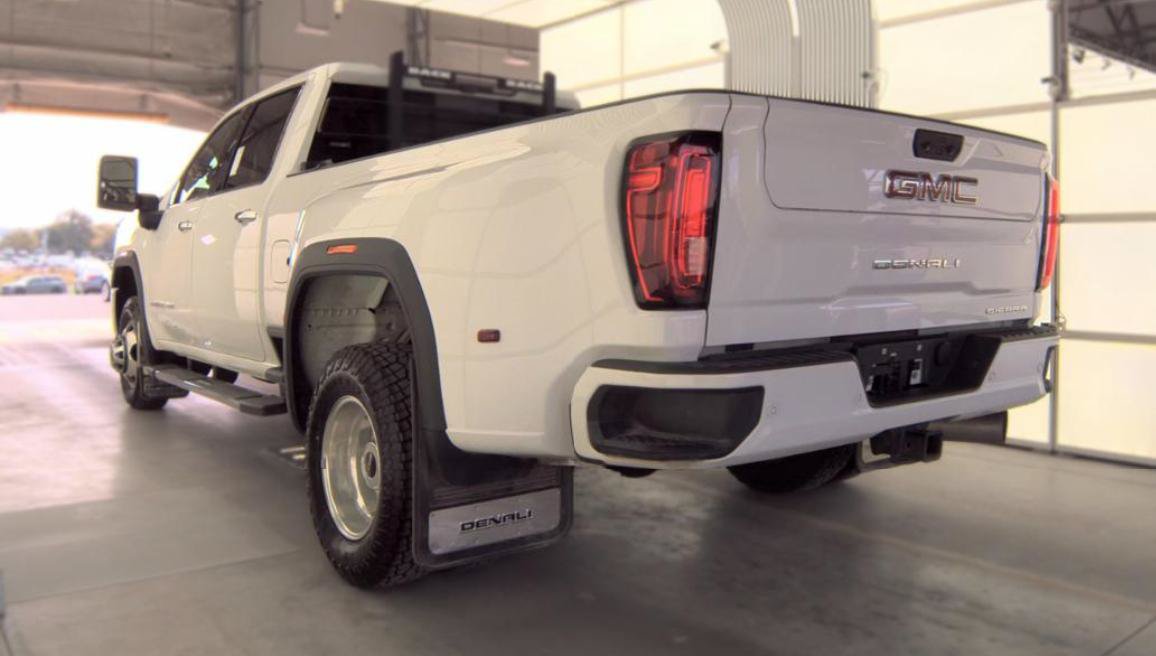 Used 2020 GMC Sierra 3500 Denali w/ Denali Ultimate Package AWD/4WD image 8