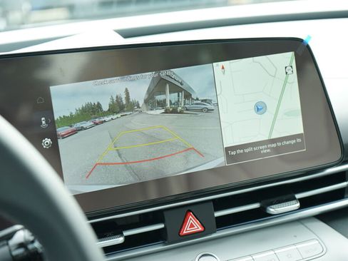 New 2025 Hyundai Elantra Limited image 12