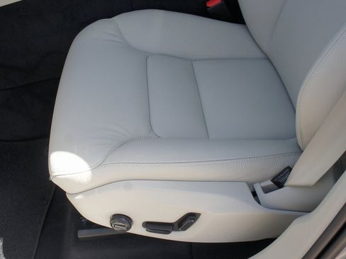 New 2025 Volvo XC60 B5 Plus w/ Protection Package Premier image 22