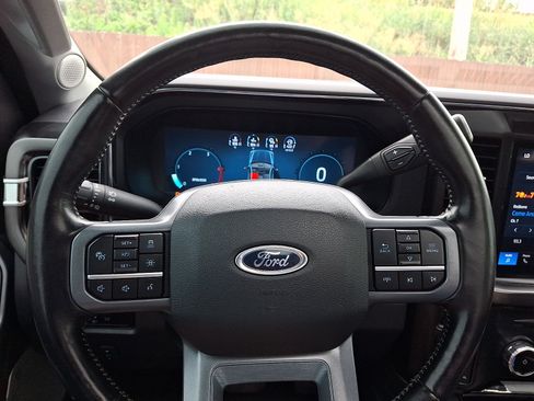 Used 2023 Ford F250 Lariat w/ Lariat Ultimate Package AWD/4WD image 19