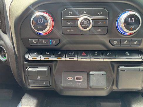 Used 2021 GMC Sierra 1500 SLT w/ SLT Premium Plus Package AWD/4WD image 31