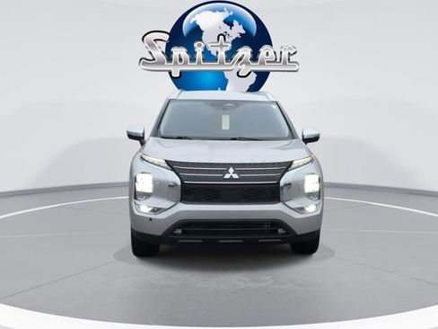 Used 2023 Mitsubishi Outlander SEL image 3