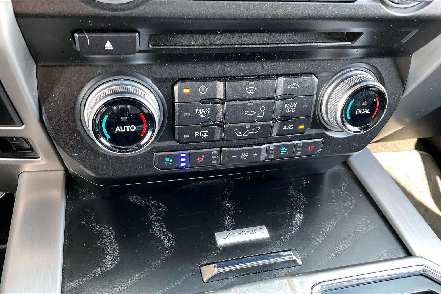 Used 2018 Ford F150 Platinum w/ Equipment Group 701A Luxury AWD/4WD image 32