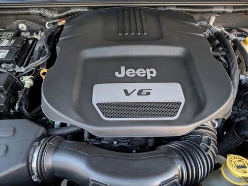 Used 2017 Jeep Wrangler Unlimited Sahara w/ Connectivity Group image 20