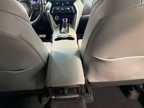 Used 2023 Toyota Venza XLE AWD/4WD image 70