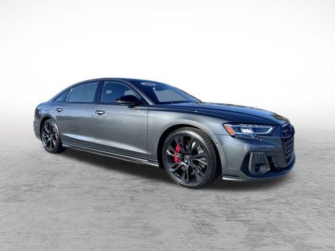 Used 2025 Audi S8 image 3