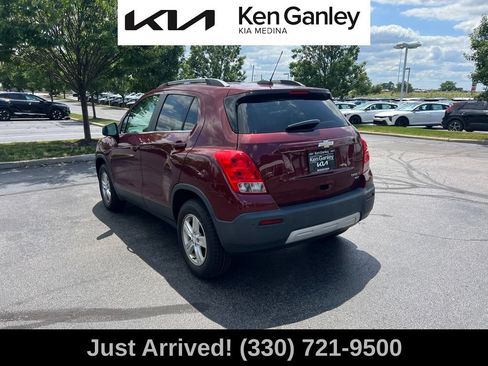 Used 2016 Chevrolet Trax LT w/ LT Sun and Sound Package AWD/4WD image 7