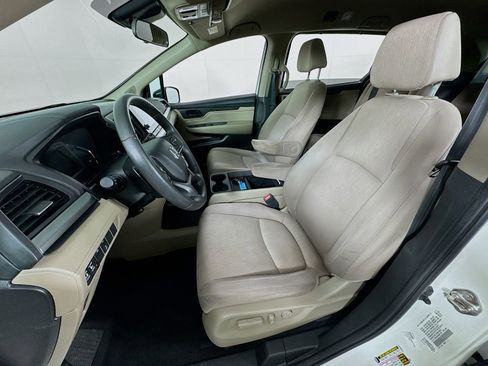 Used 2019 Honda Odyssey EX image 12