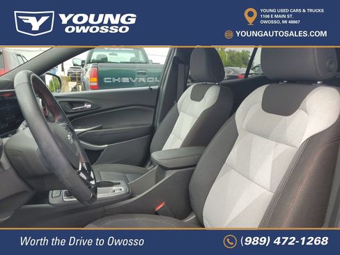 Used 2024 Chevrolet Trax RS FWD image 6