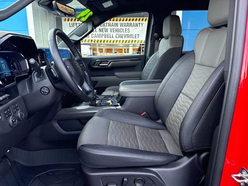 Used 2024 Chevrolet Silverado 1500 ZR2 w/ Technology Package image 11