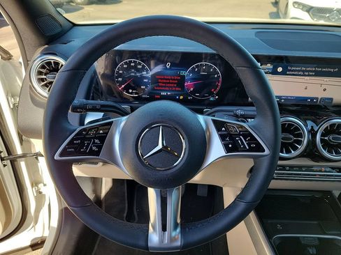 New 2025 Mercedes-Benz GLB 250 image 21