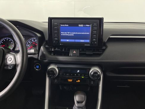 Certified 2022 Toyota RAV4 XLE FWD image 15