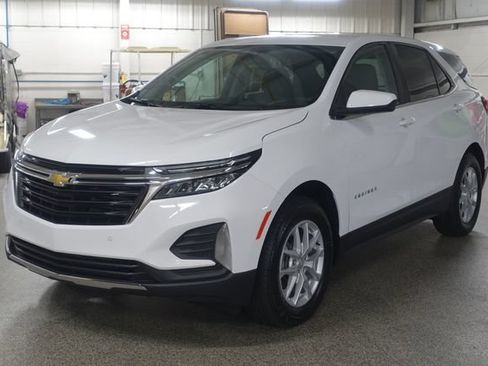 Used 2023 Chevrolet Equinox LT AWD/4WD image 3