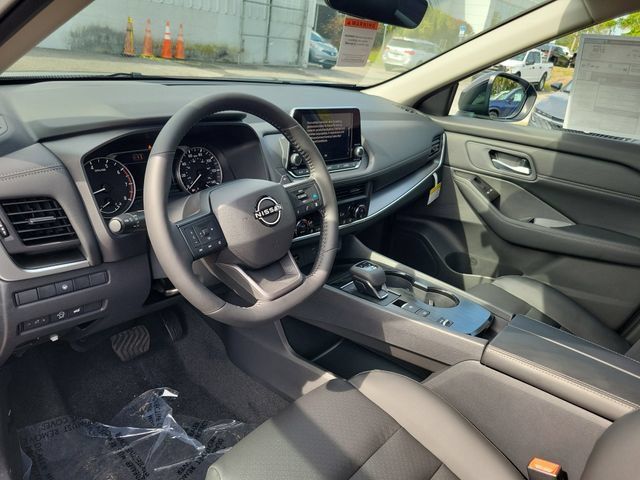 New 2026 Nissan Rogue Dark Armor FWD image 5