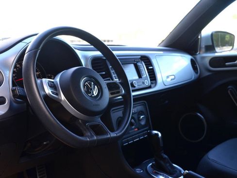 Used 2012 Volkswagen Beetle 2.5 image 7