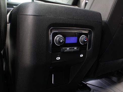 Used 2023 Chevrolet Suburban Z71 image 43