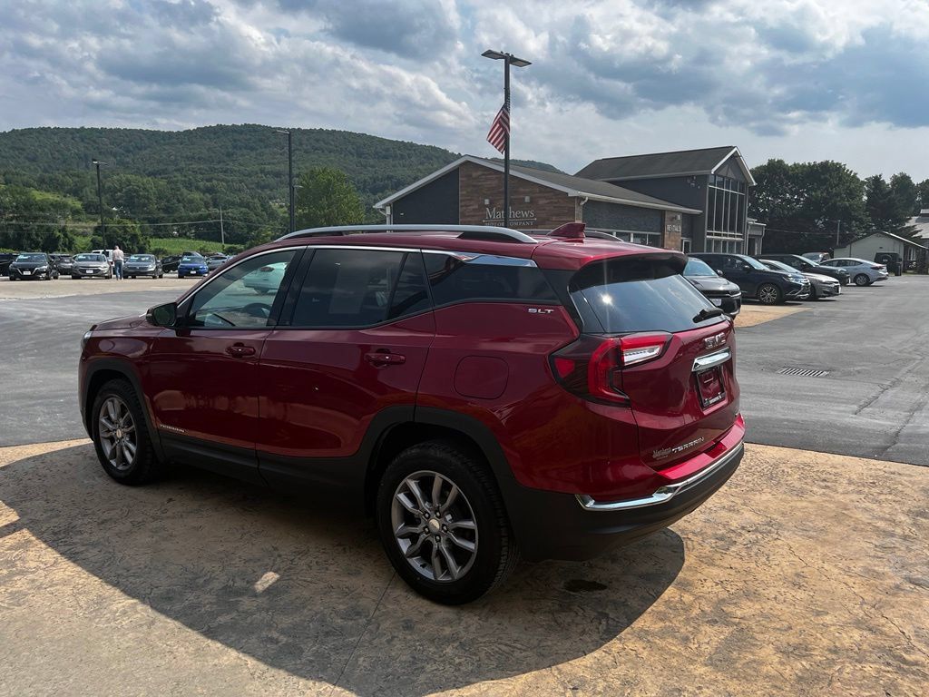 Used 2023 GMC Terrain SLT AWD/4WD image 7