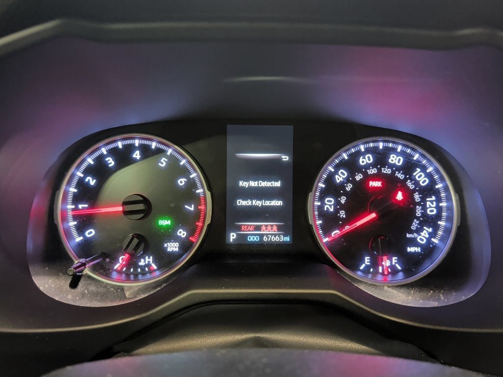 Used 2020 Toyota RAV4 XLE AWD/4WD image 14