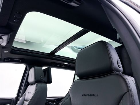 Used 2023 GMC Yukon XL Denali w/ Max Trailering Package image 5