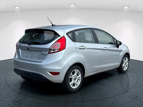 Used 2016 Ford Fiesta SE FWD image 3