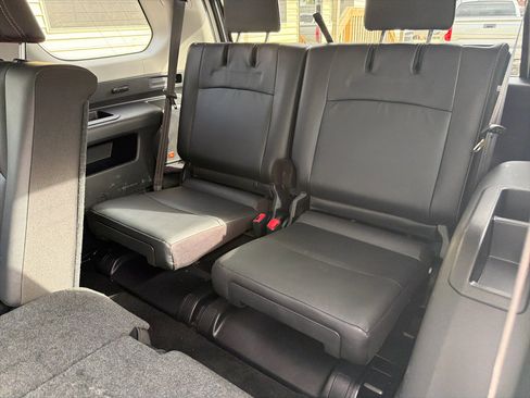 Used 2021 Toyota 4Runner Limited image 19