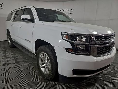 Used 2018 Chevrolet Suburban LT image 4